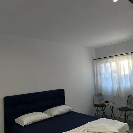 Sunny Apartment *